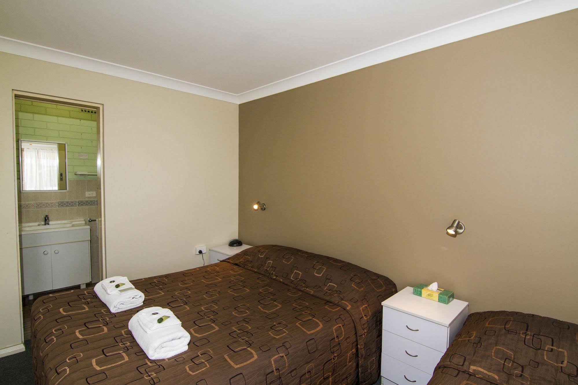 Green Gables Motel Дабо Екстериор снимка