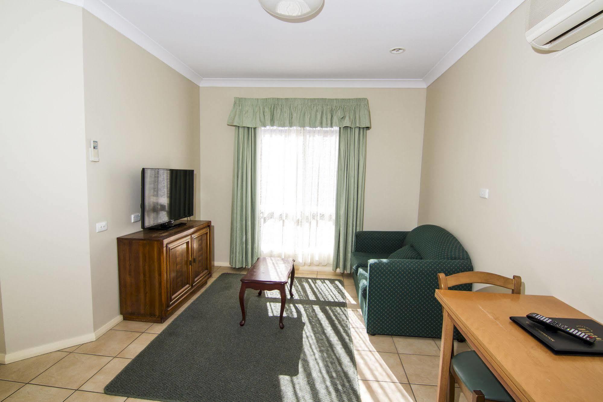 Green Gables Motel Дабо Екстериор снимка