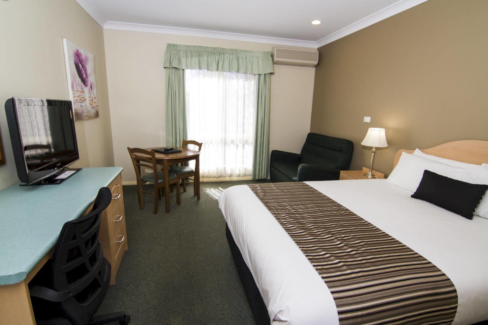 Green Gables Motel Дабо Екстериор снимка